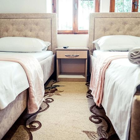 Guesthouse Arber ジロカストラ エクステリア 写真