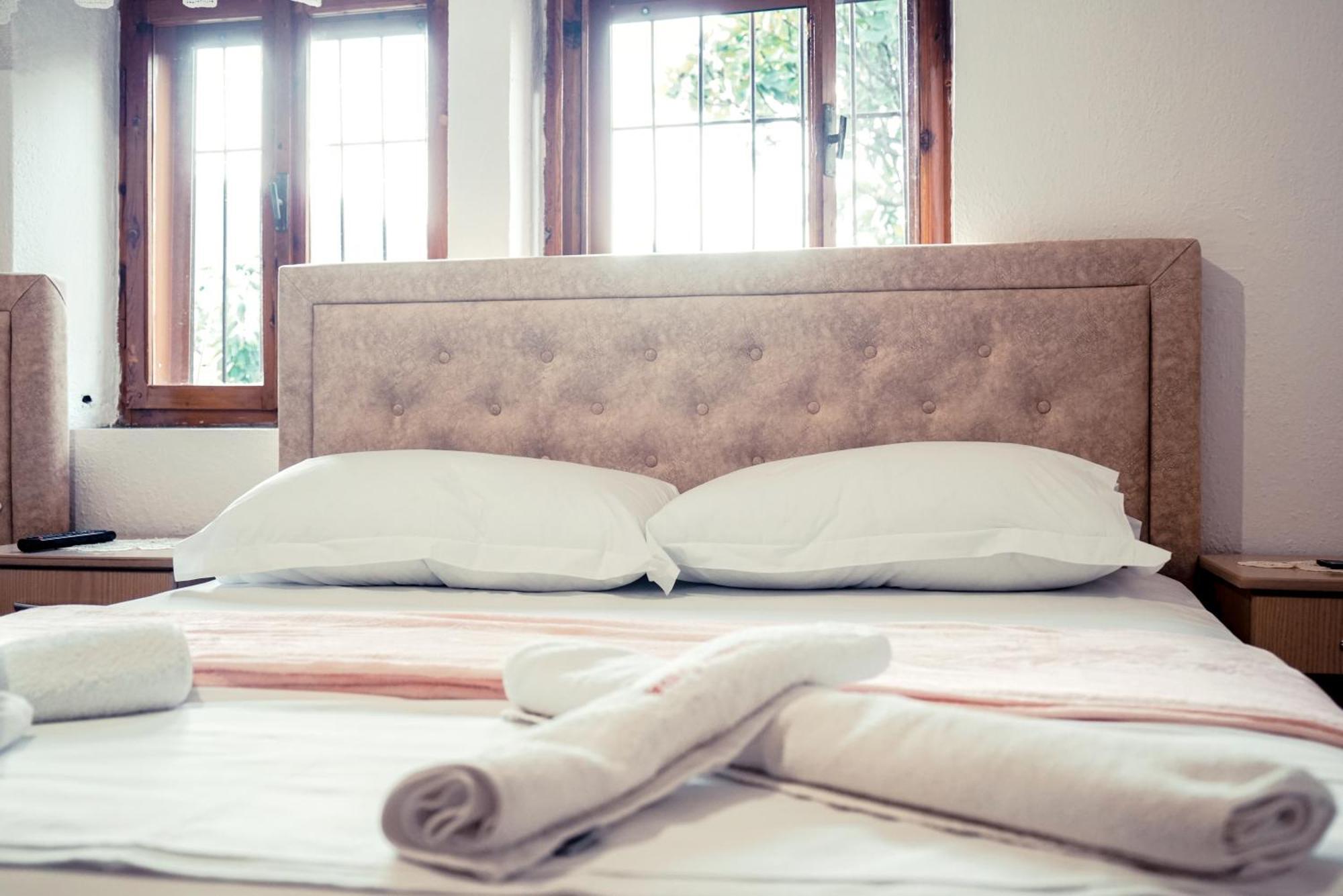 Guesthouse Arber ジロカストラ エクステリア 写真