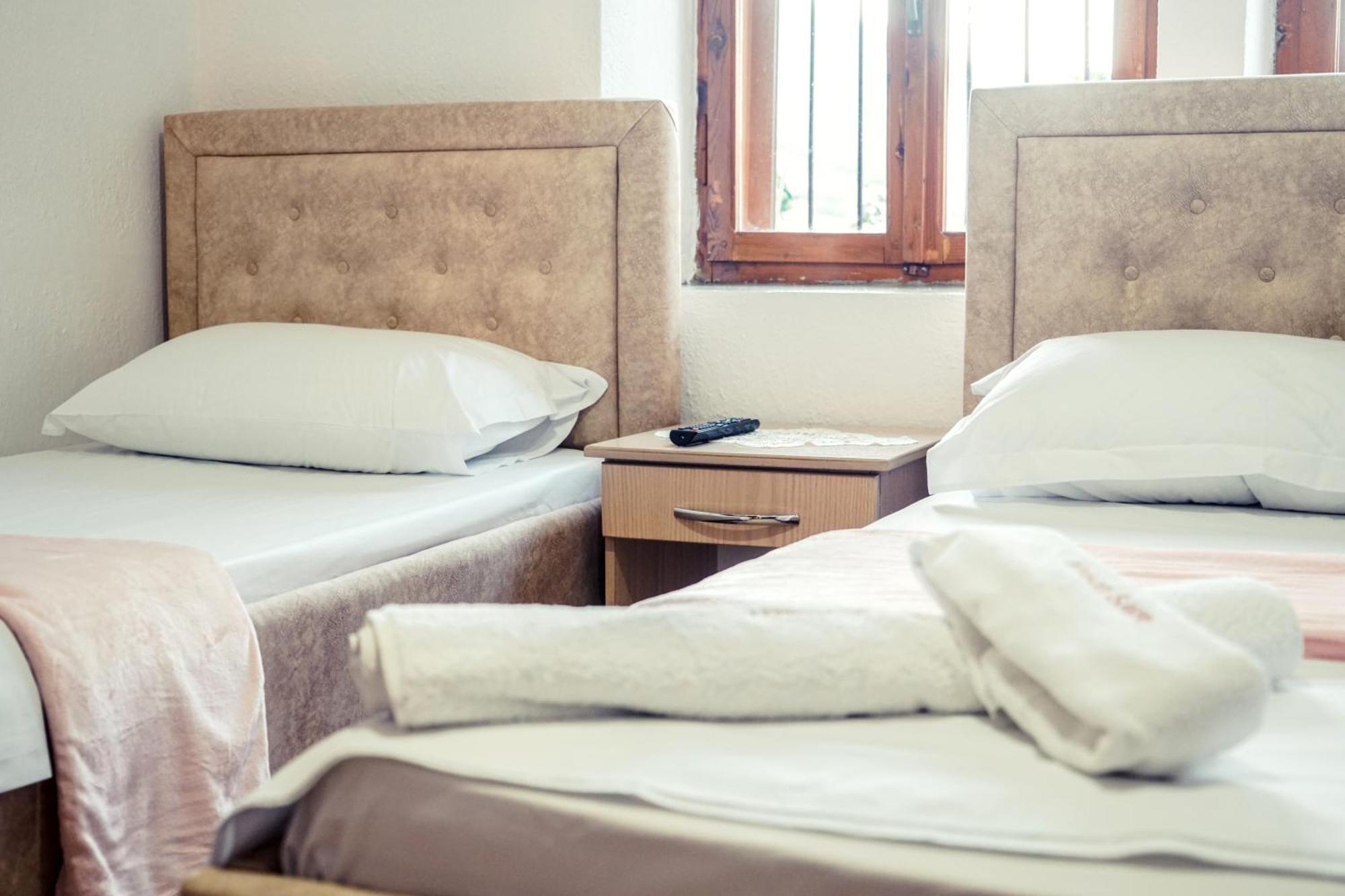 Guesthouse Arber ジロカストラ エクステリア 写真