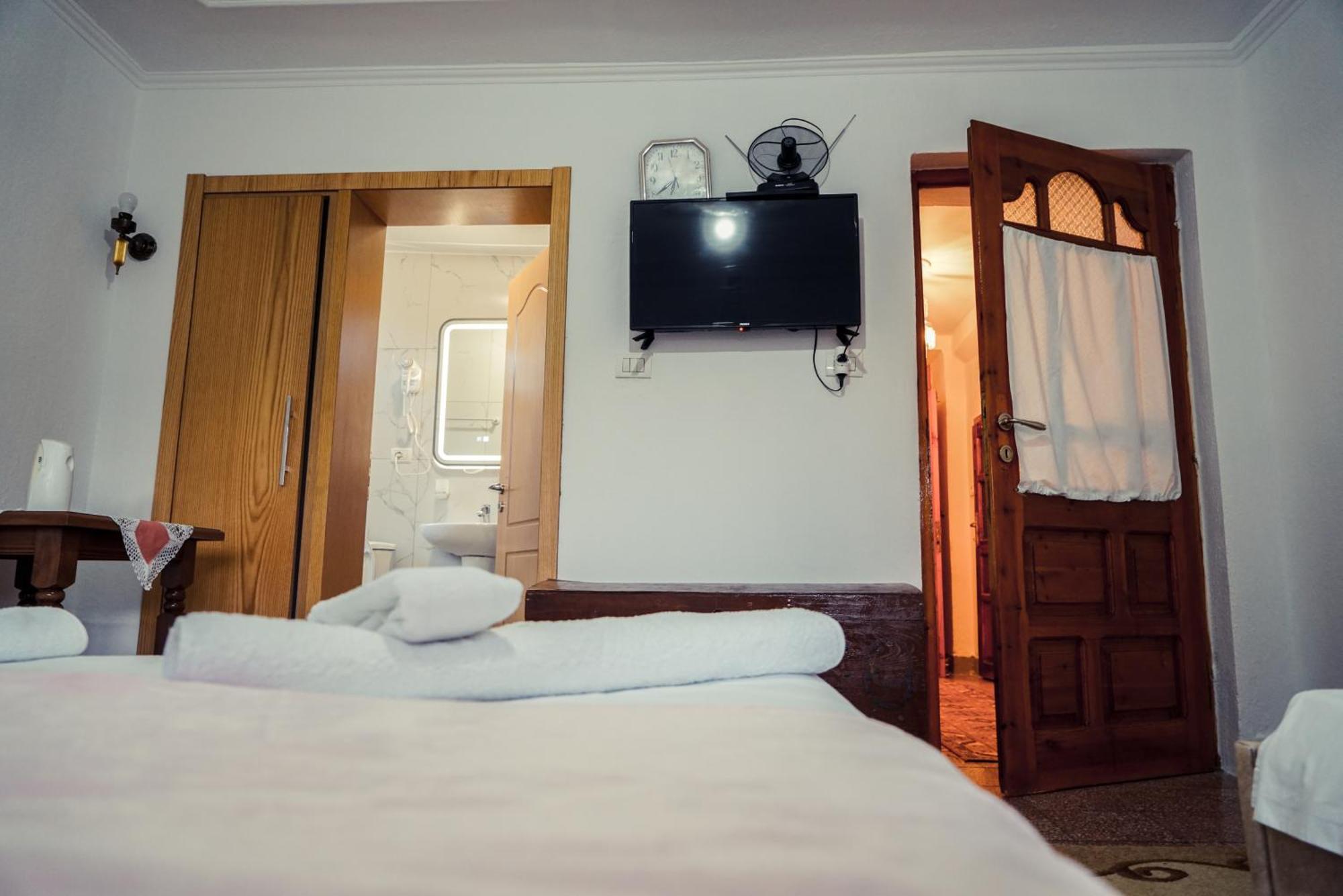 Guesthouse Arber ジロカストラ エクステリア 写真