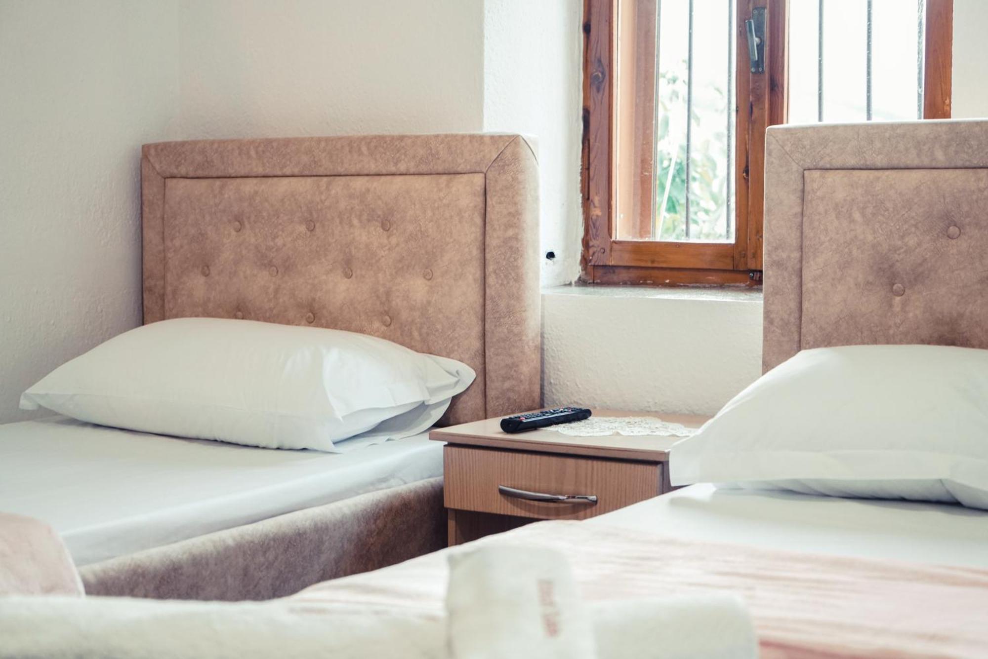 Guesthouse Arber ジロカストラ エクステリア 写真