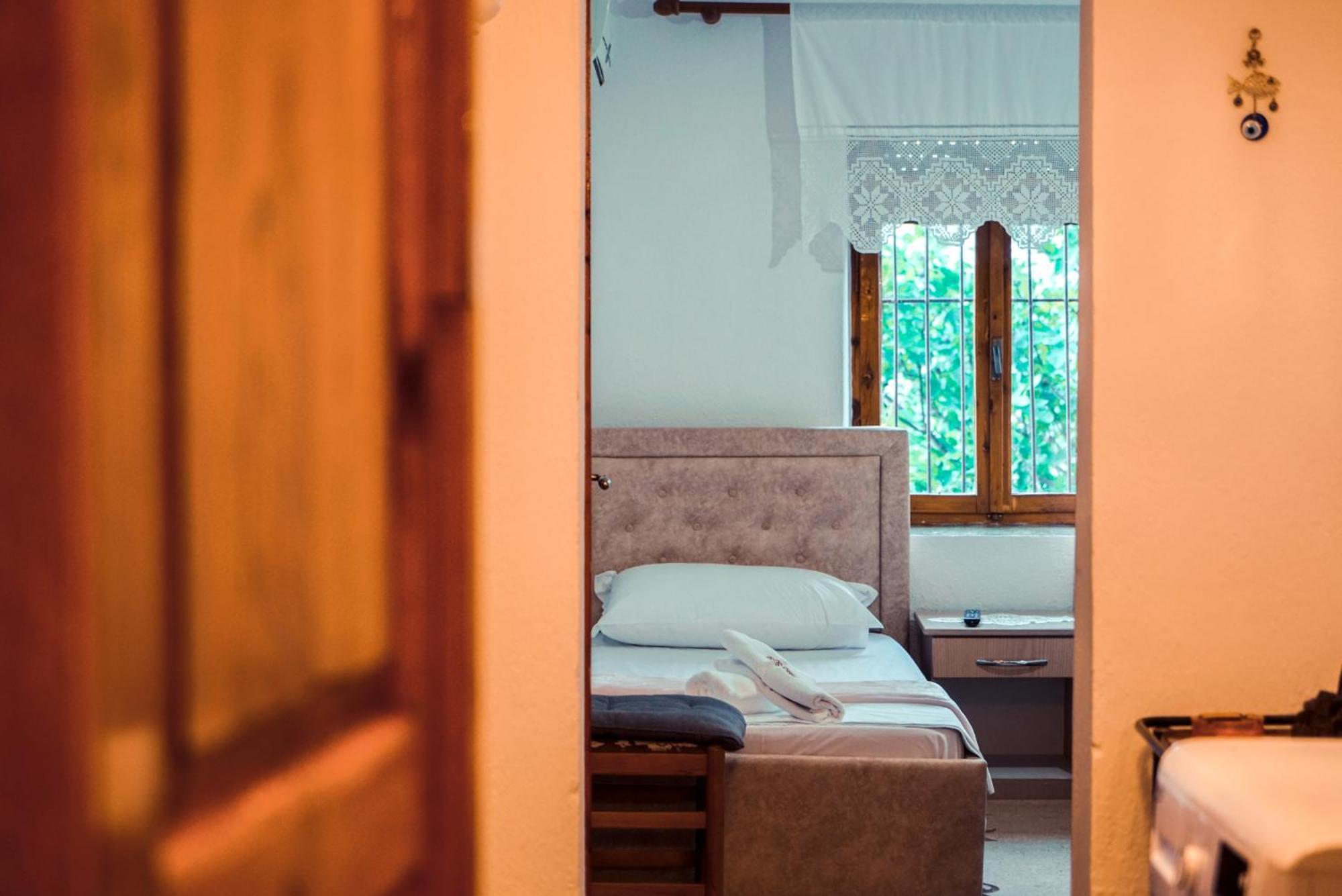 Guesthouse Arber ジロカストラ エクステリア 写真