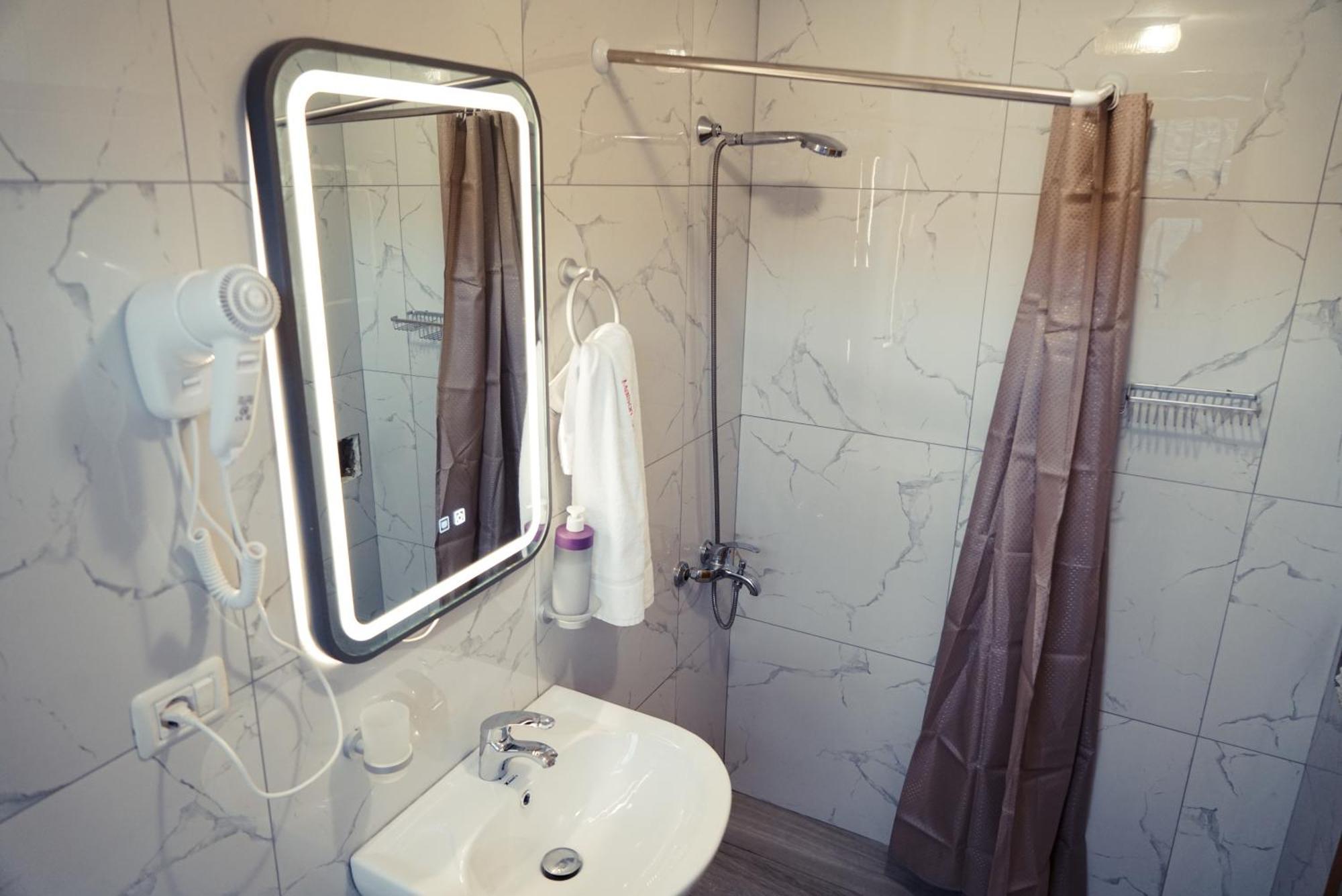 Guesthouse Arber ジロカストラ エクステリア 写真