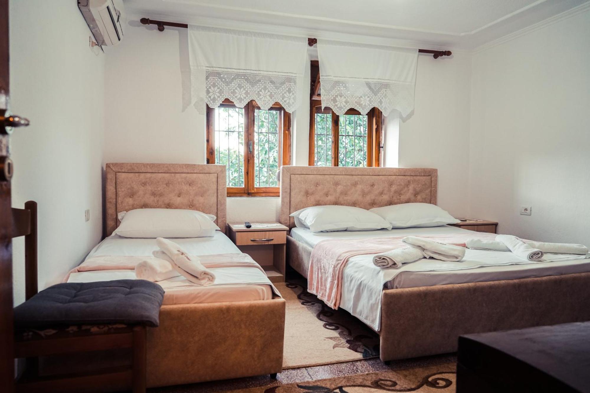 Guesthouse Arber ジロカストラ エクステリア 写真