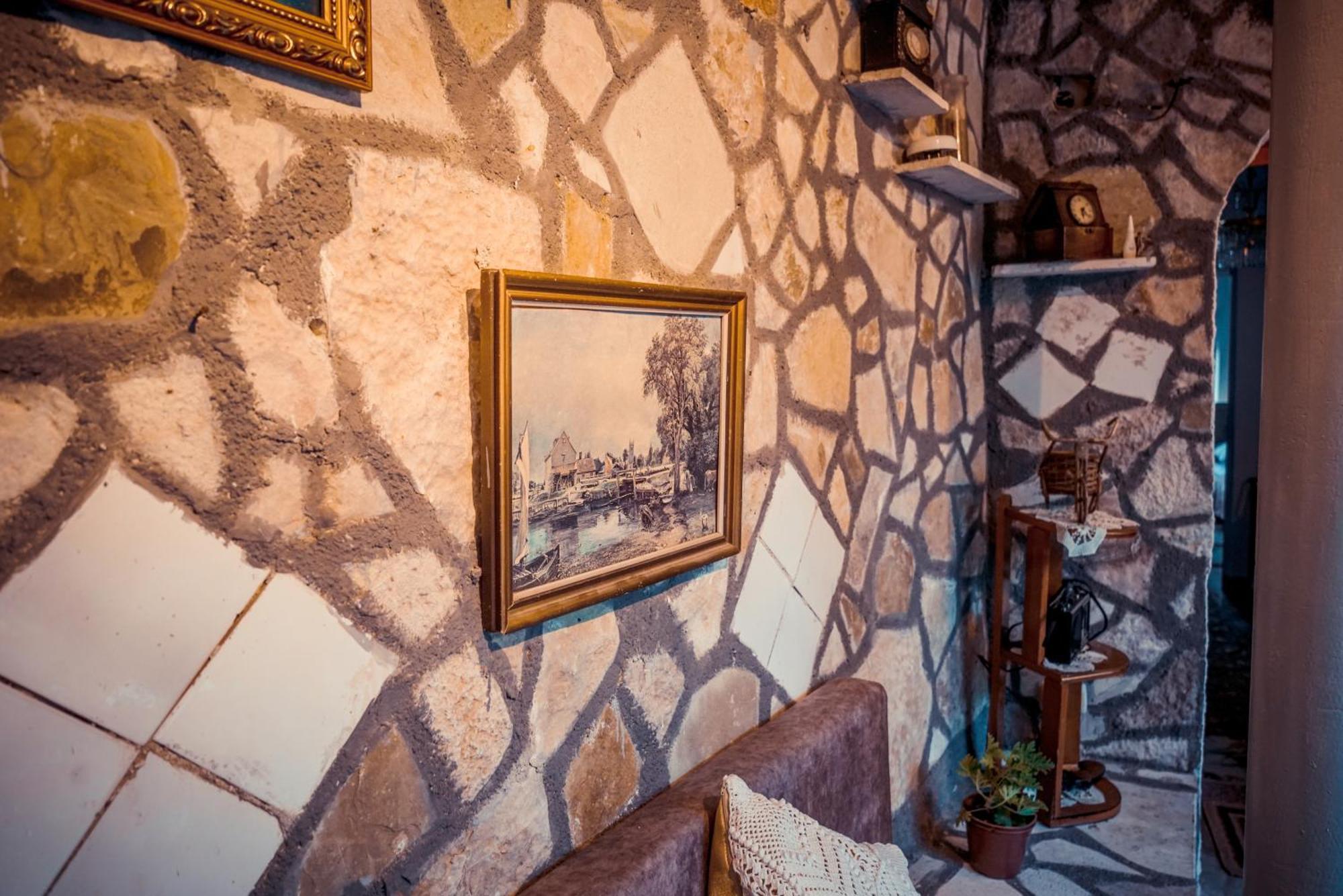 Guesthouse Arber ジロカストラ エクステリア 写真