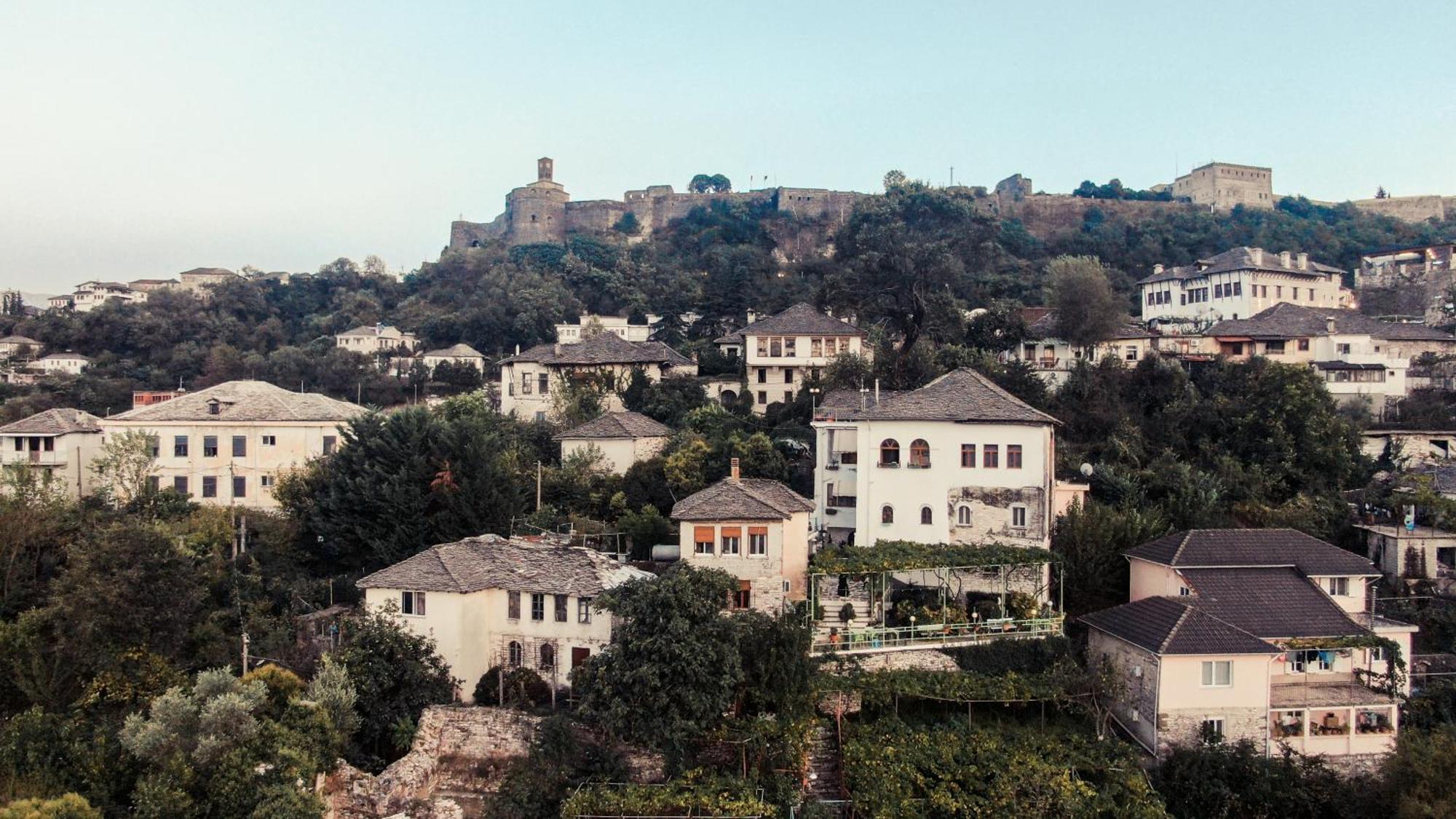 Guesthouse Arber ジロカストラ エクステリア 写真