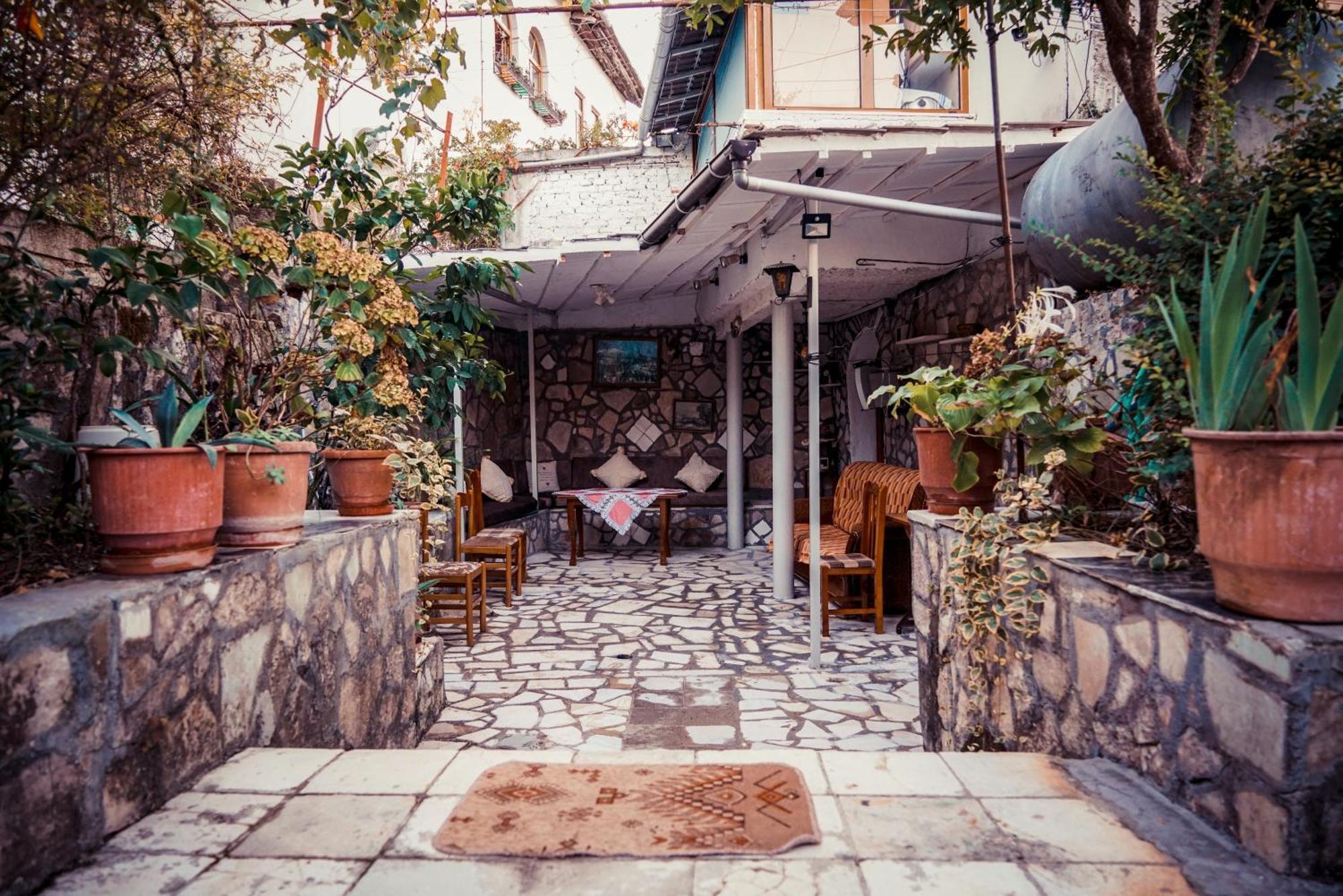 Guesthouse Arber ジロカストラ エクステリア 写真