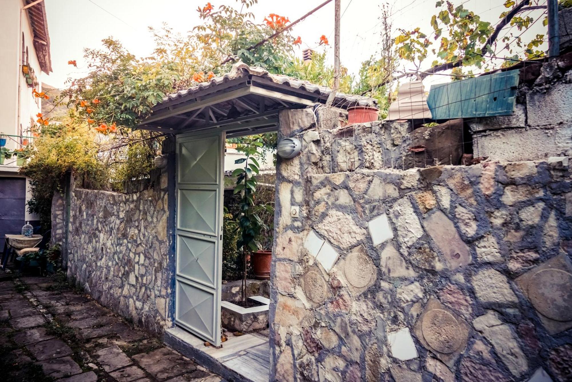 Guesthouse Arber ジロカストラ エクステリア 写真