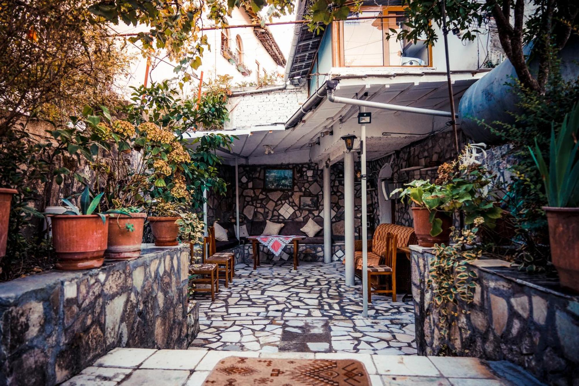 Guesthouse Arber ジロカストラ エクステリア 写真